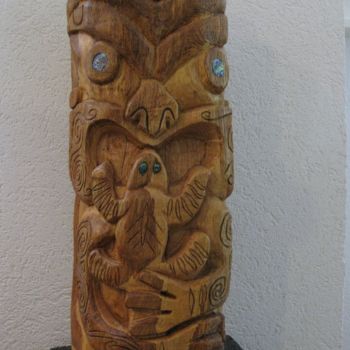 Sculptuur getiteld "Tuatara Tiki #artis…" door Marc Poget, Origineel Kunstwerk, Hout