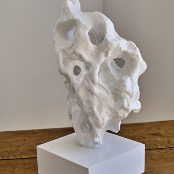 Sculptuur getiteld "OUTREBLANCS 2 2022" door Nestor, Origineel Kunstwerk, Hout