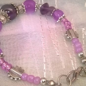 Ambacht getiteld "Purple bracelet" door Margarita Kostova, Origineel Kunstwerk, Armbanden
