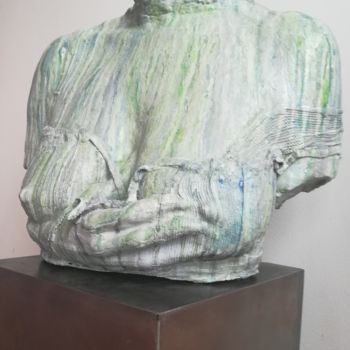 Sculpture titled "Ne me touche pas" by Mari-Naïg Pouliquen, Original Artwork