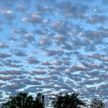 Fotografía titulada "Esas nubes" por Maria Lucrecia Serrat, Obra de arte original, Fotografía digital
