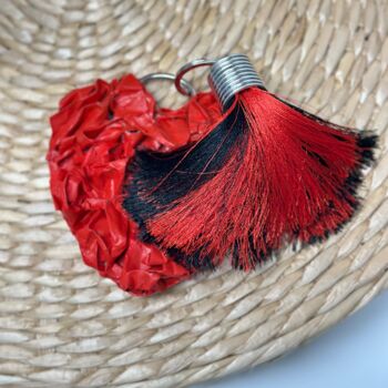 Design intitulée "Keychain Red Love" par Maria Laranjo, Œuvre d'art originale, Accessoires