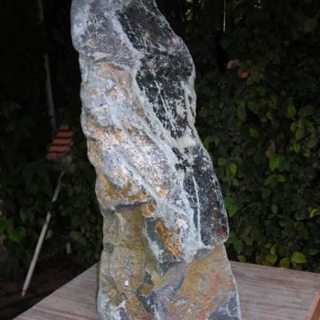 Sculpture titled "dans les jupes-brut" by Marianne Monnoye-Termeer, Original Artwork, Stone