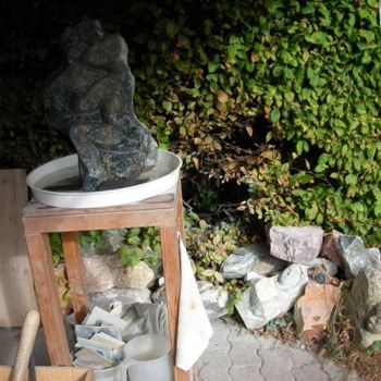 Sculpture titled "mon atelier" by Marianne Monnoye-Termeer, Original Artwork, Stone