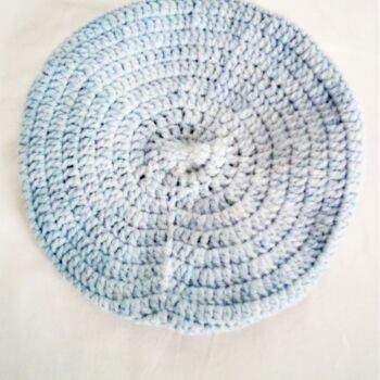 Textielkunst getiteld "Béret au crochet" door Maribo, Origineel Kunstwerk, Textielvezel