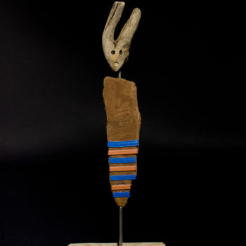 Sculpture intitulée "monsieur lapin" par Marie Brient, Œuvre d'art originale, Bois