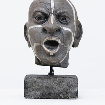 Skulptur mit dem Titel "warrior.jpg" von Marie-Laure Bouchery (Ex Damas), Original-Kunstwerk, Keramik