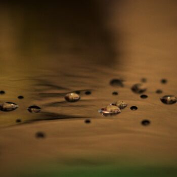 Photographie intitulée "Série Goutte d'eau…" par Marie Marlène Mahalatchimy, Œuvre d'art originale, Photographie numérique