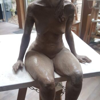 Sculpture titled "BAIGNEUSE" by Marie-Michèle Rouchon, Original Artwork, Clay