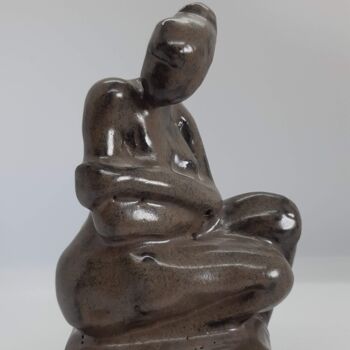 Sculpture intitulée "Lilly assise" par Marie Pascale Martins, Œuvre d'art originale, Céramique