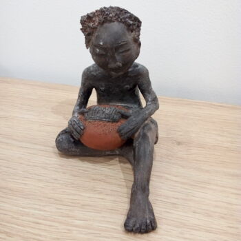 Sculpture titled "joueur de sanza" by Marie Pendelio, Original Artwork, Clay