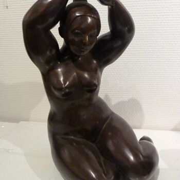 Sculpture titled "Lola" by Marie Saksik, Original Artwork, Bronze