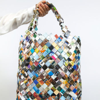 雕塑 标题为“Le Tote bag : « Inu…” 由Marie-Camille Tassart, 原创艺术品, 纸