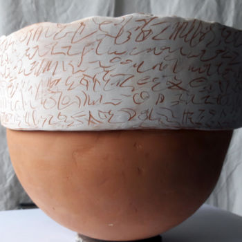 Skulptur mit dem Titel "Savoirs 1" von Marie-Claire Touya, Original-Kunstwerk, Keramik