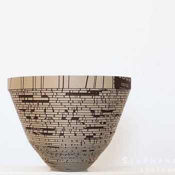 「Cardboard bowls - b…」というタイトルの彫刻 Marie José Gustaveによって, オリジナルのアートワーク, オブジェクト