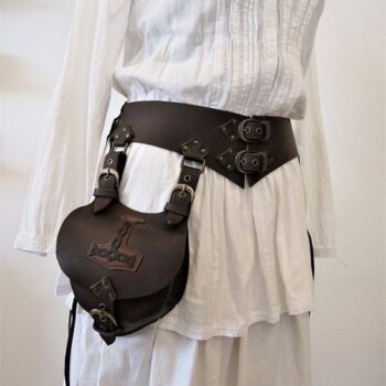 Artcraft titled "Ceinture cuir avec…" by Marieke Creation, Original Artwork, Fanny Packs (bum bags)