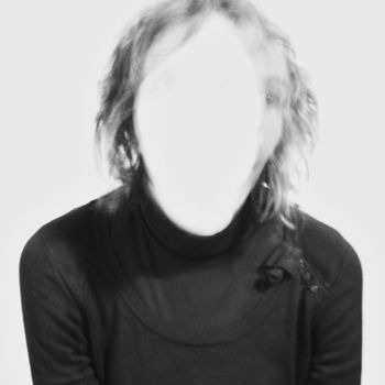 Photographie intitulée "La femme sans visage" par Marie Louis, Œuvre d'art originale, Photographie numérique