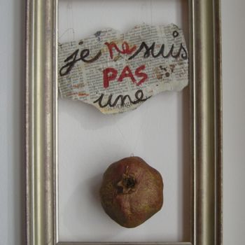 Painting titled "je-ne-suis-pas-une-…" by Marie Malherbe, Original Artwork