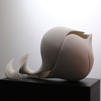 Escultura titulada "Pod" por Marina Nimmo, Obra de arte original, Cerámica