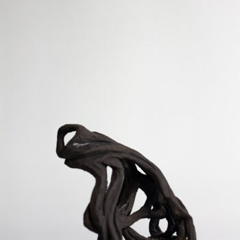 Скульптура под названием "Le pèlerin" - Marine Boucher, Подлинное произведение искусства, Керамика