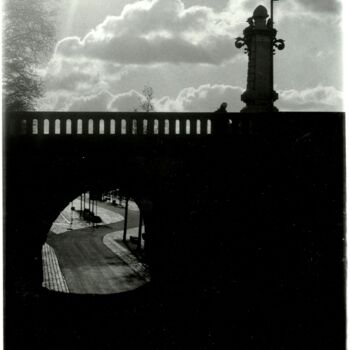Fotografía titulada "Pont de l'Université" por Marine Colombier, Obra de arte original, Fotografía analógica