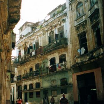 Photographie intitulée "rue dans Habana Vie…" par Mario Bondanini, Œuvre d'art originale