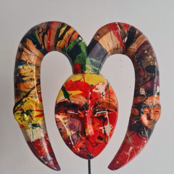 Escultura titulada "Kwele multicolores" por Maroschka Gillotte, Obra de arte original, Acrílico