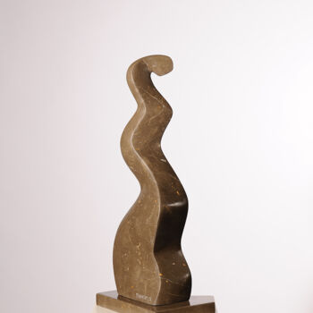 Skulptur mit dem Titel "I Hold Back my Cry" von Maroun Hakim, Original-Kunstwerk, Stein