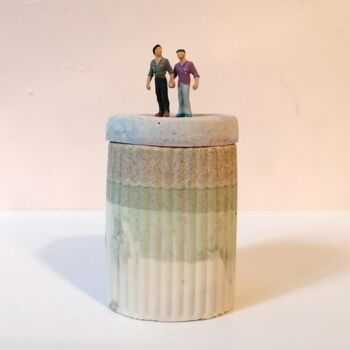 Sculpture titled "Military Love" by Maroussia Chanut, Original Artwork, Resin