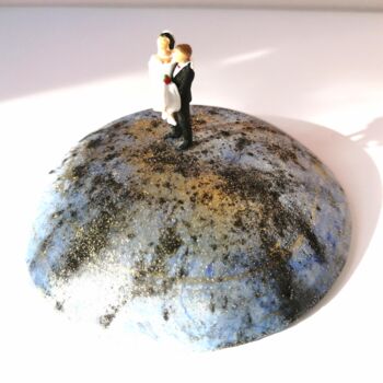 Sculpture titled "Wedding Day" by Maroussia Chanut, Original Artwork, Resin