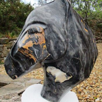 Sculpture intitulée "Cheval de guerre" par Marpa, Œuvre d'art originale, Pierre