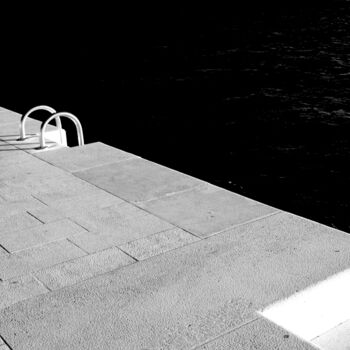 Fotografia intitulada "THE POOL #302. AFTE…" por Marta Lesniakowska, Obras de arte originais, Fotografia digital
