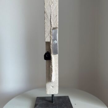 Скульптура под названием "Head 5" - Martin James, Подлинное произведение искусства, бетон