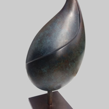 Sculpture titled "Une autre goutte" by Martine Camors, Original Artwork, Bronze