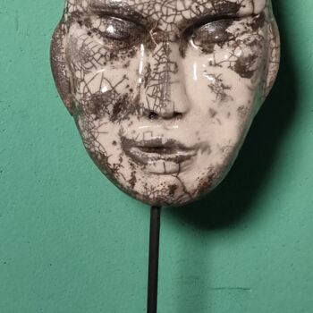 Sculpture titled "masque n° 3 sur soc…" by Martis, Original Artwork, Terra cotta