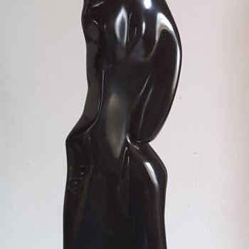 Sculptuur getiteld "Lucile" door Maryvonne Lorgeré, Origineel Kunstwerk, Steen