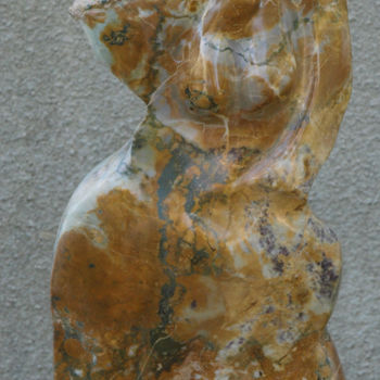 Γλυπτική με τίτλο "Olivia" από Maryvonne Lorgeré, Αυθεντικά έργα τέχνης, Πέτρα
