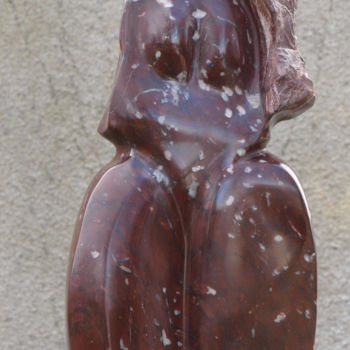 Sculptuur getiteld "Livia" door Maryvonne Lorgeré, Origineel Kunstwerk, Steen