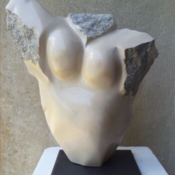 Скульптура под названием "Hannah" - Maryvonne Lorgeré, Подлинное произведение искусства, Камень