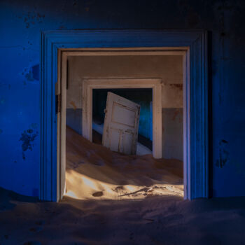 Photographie intitulée "Porte Klein" par Mathieu Pujol, Œuvre d'art originale, Photographie numérique Monté sur Aluminium