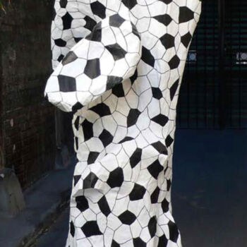 Скульптура под названием "Lui (sculpture blan…" - Mathilde Guégan, Подлинное произведение искусства, Папье-маше