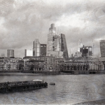Fotografia intitolato "The Skyline of Lond…" da Matthew Freedman, Opera d'arte originale, fotografia a pellicola