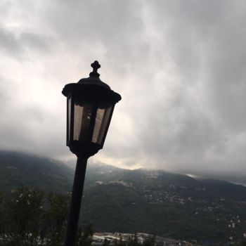 Fotografia intitulada "nuages et éclairage" por Martine Maury, Obras de arte originais, Fotografia Não Manipulada