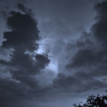 Photographie intitulée "ciel d'orage" par Martine Maury, Œuvre d'art originale, Photographie non manipulée