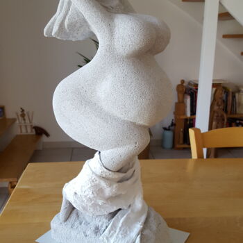 Скульптура под названием "La Baigneuse" - Max Bernard, Подлинное произведение искусства, Газобетон