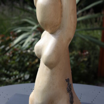 Skulptur mit dem Titel "Pétage de plombs" von Max Bernard, Original-Kunstwerk, Holz