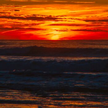 Photography titled "Sunset on the Ocean…" by Maxime Guengant, Original Artwork, Digital Photography