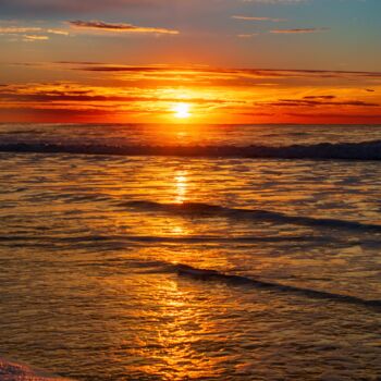 摄影 标题为“Sunset over the wav…” 由Maxime Guengant, 原创艺术品, 数码摄影