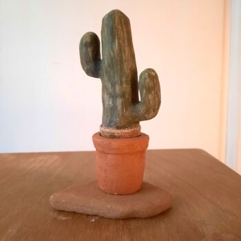 Sculpture titled "Cactus Texas à bras" by Mc Boucault (MCB), Original Artwork, Terra cotta