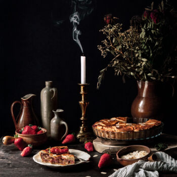 Fotografie getiteld "Tarte fraise-rhubar…" door Melancholya, Origineel Kunstwerk, Digitale fotografie